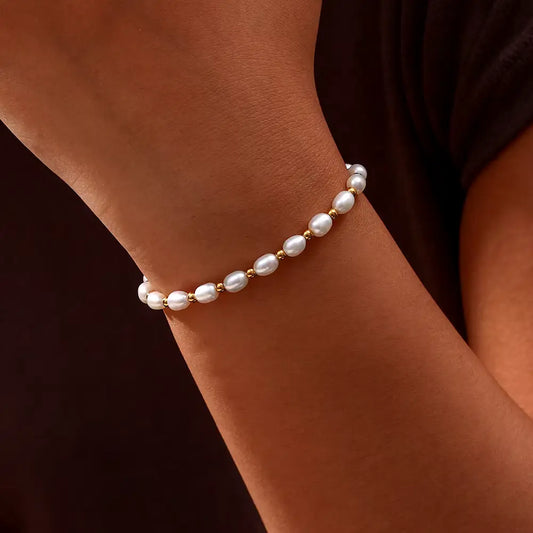 Elegant Perla and Oro Bracciale