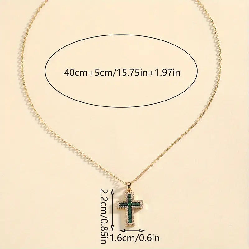 Solene Smeraldo Cross Pendant Collana | Oro