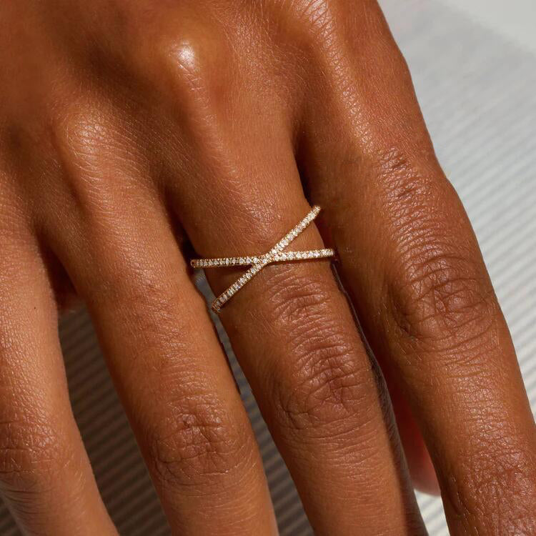 Nia Oro Diamante Cross Anello