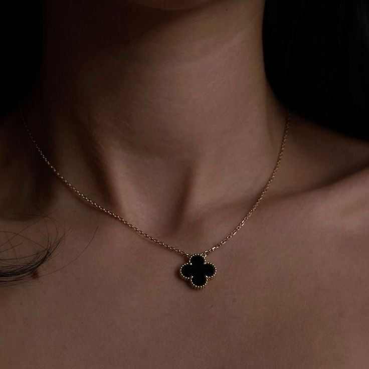 Clover Collana Black
