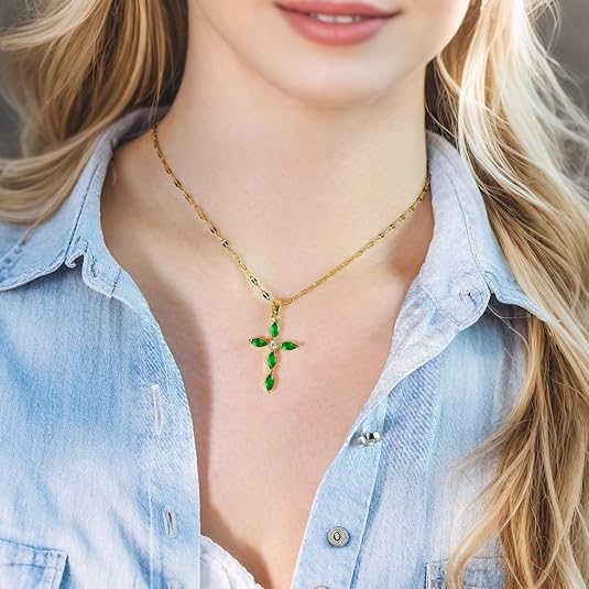 Oro Smeraldo Marquise Cross Collana