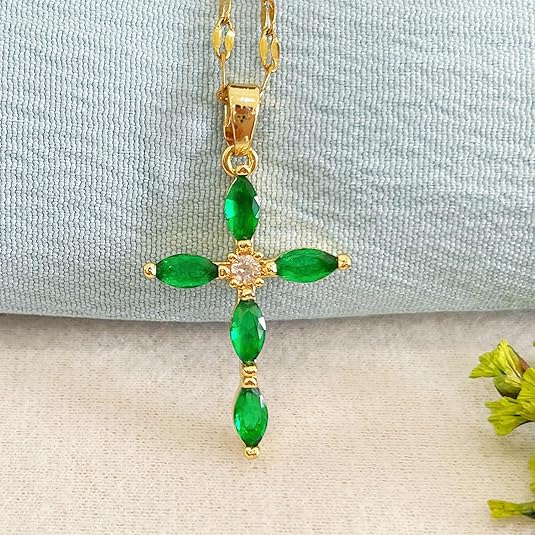 Oro Smeraldo Marquise Cross Collana