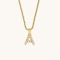 Maeve Letter Initial Diamante Collana
