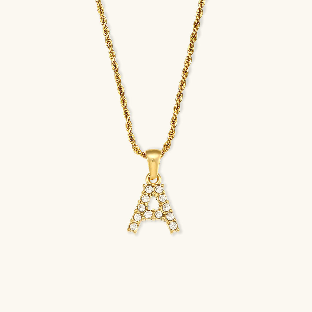 Maeve Letter Initial Diamante Collana