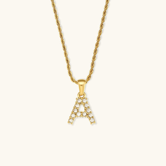 Maeve Letter Initial Diamante Collana