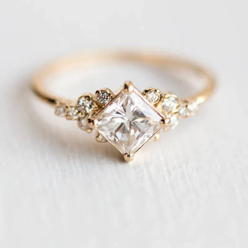 Oro Square Solitaire Anello