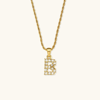 Maeve Letter Initial Diamante Collana