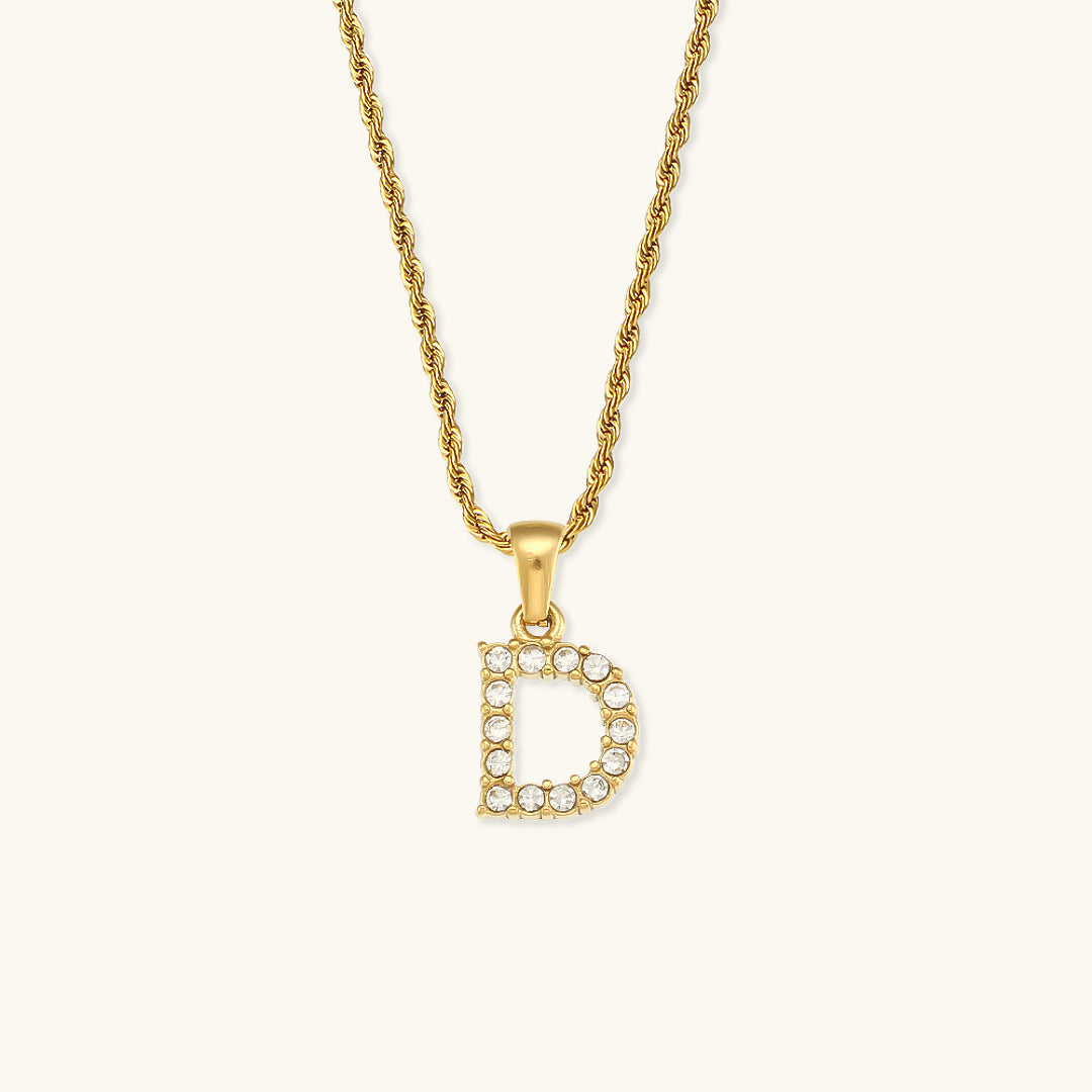 Maeve Letter Initial Diamante Collana