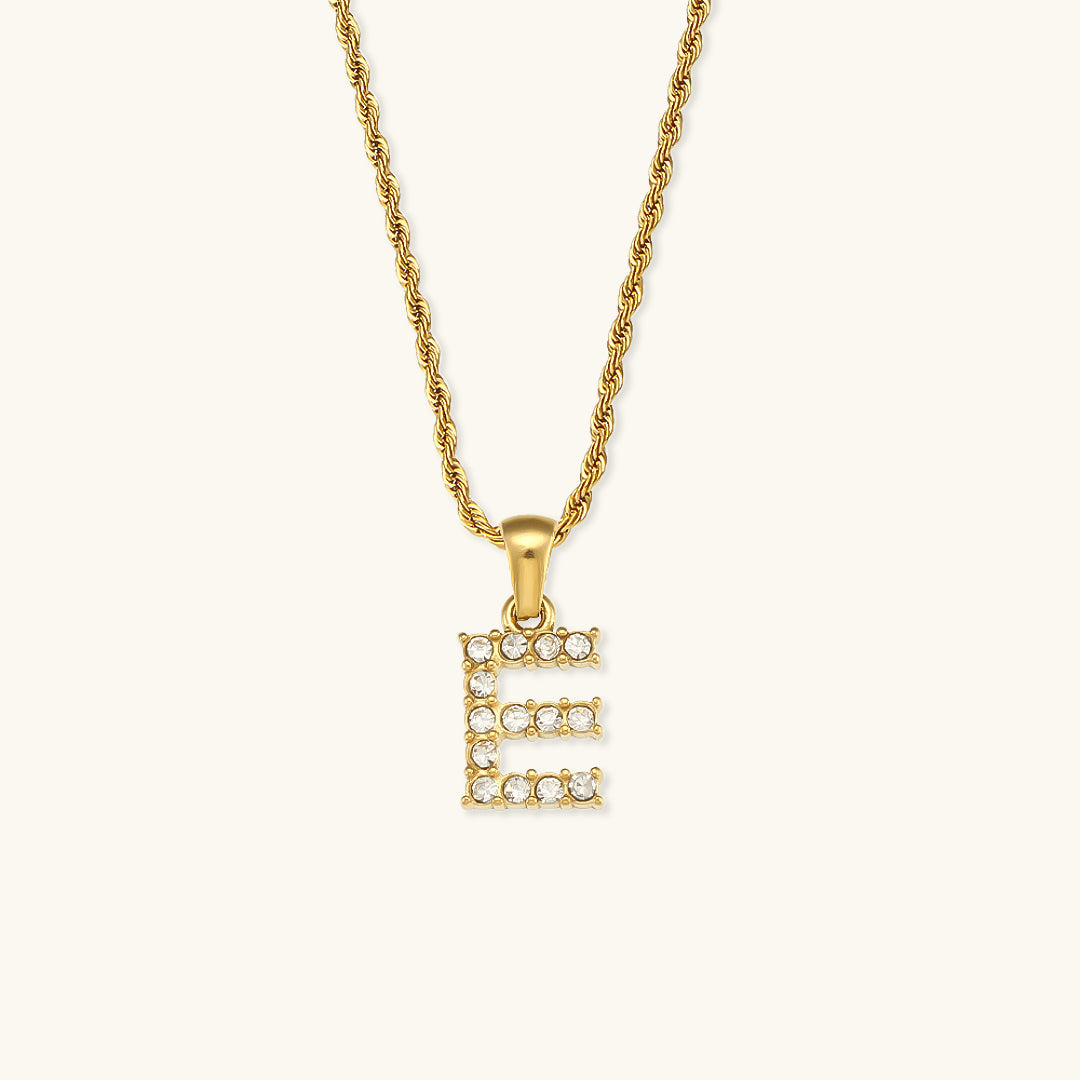 Maeve Letter Initial Diamante Collana
