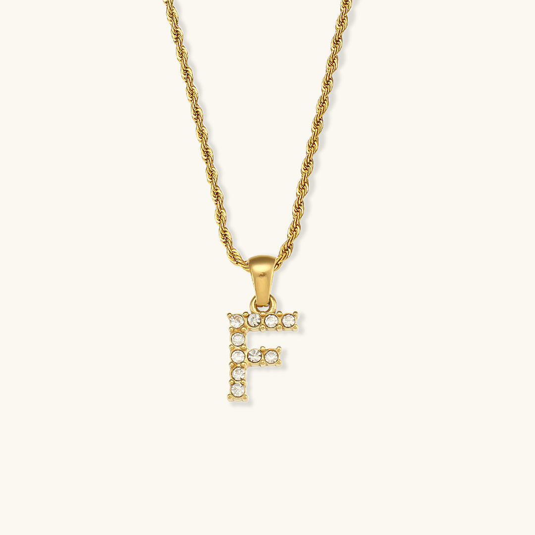 Maeve Letter Initial Diamante Collana