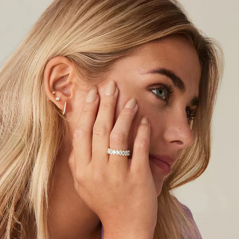 Antoinette Diamante Simulant Oro Anello