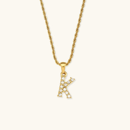 Maeve Letter Initial Diamante Collana