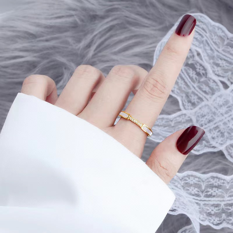 Gabrielle Diamante Simulant Oro Anello