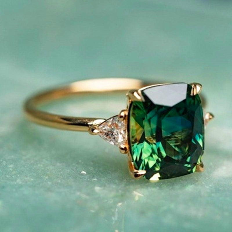 Oro Cushion Solitaire Anello