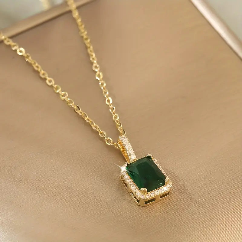 Oro Smeraldo Rectangular Halo Collana