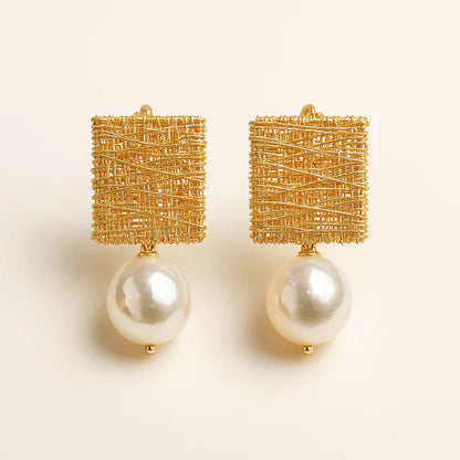 Elegant Golden Thread Orecchini di Perle