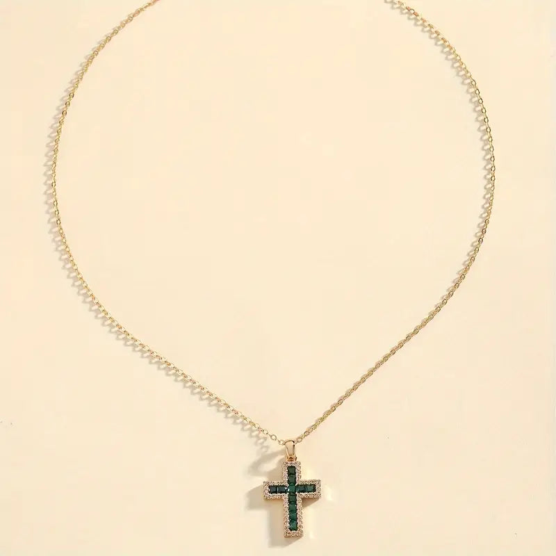 Solene Smeraldo Cross Pendant Collana | Oro