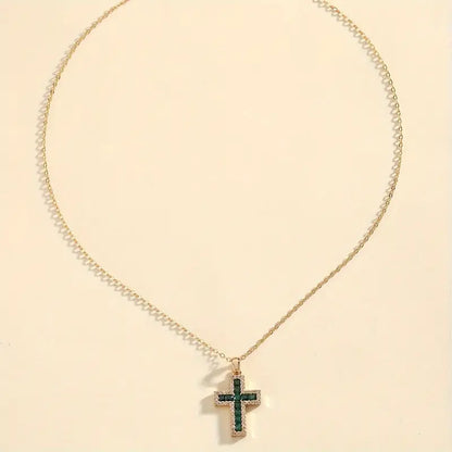Solene Smeraldo Cross Pendant Collana | Oro