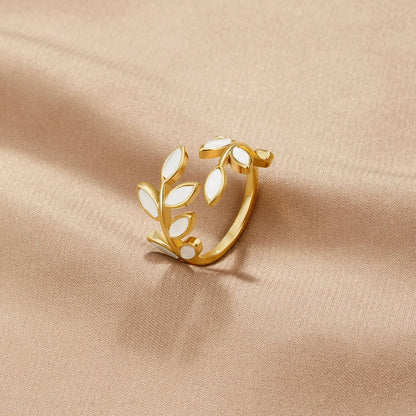 Oro Leaf Motif Anello