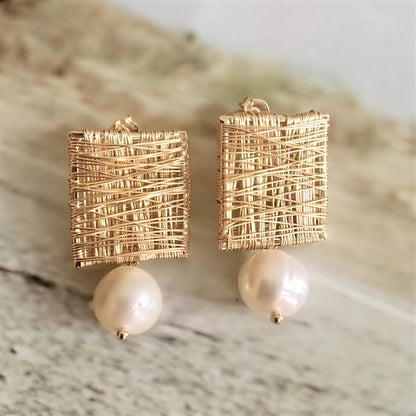 Elegant Golden Thread Orecchini di Perle