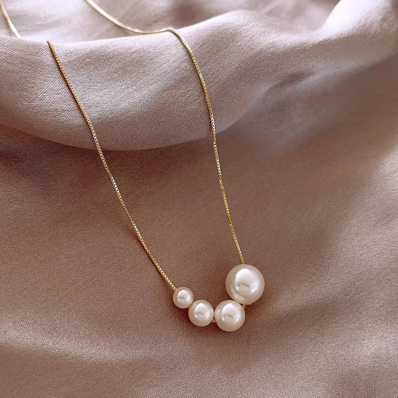 Floating Perla Cluster Collana